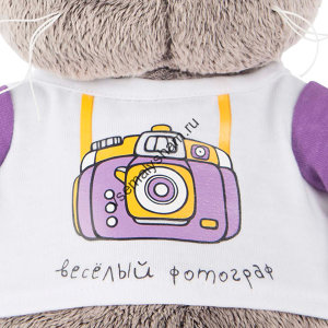 Кот Басик в футболке с принтом веселый фотограф