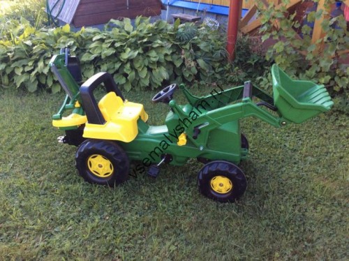 Детский педальный трактор Rolly Toys Junior John Deere 811076